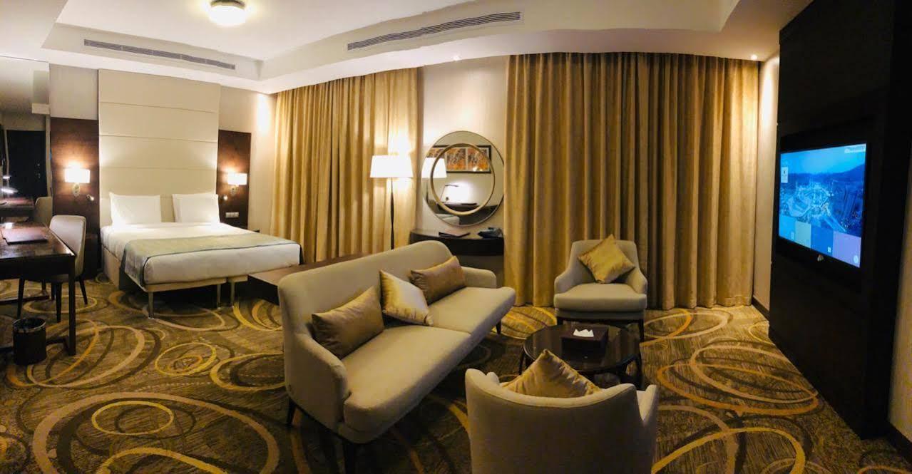 Millennium Makkah Al Naseem Mecca Exterior foto A room at the hotel