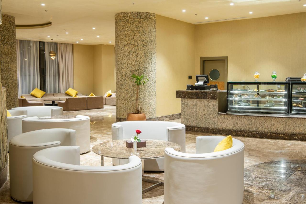 Millennium Makkah Al Naseem Mecca Exterior foto The lobby of the hotel