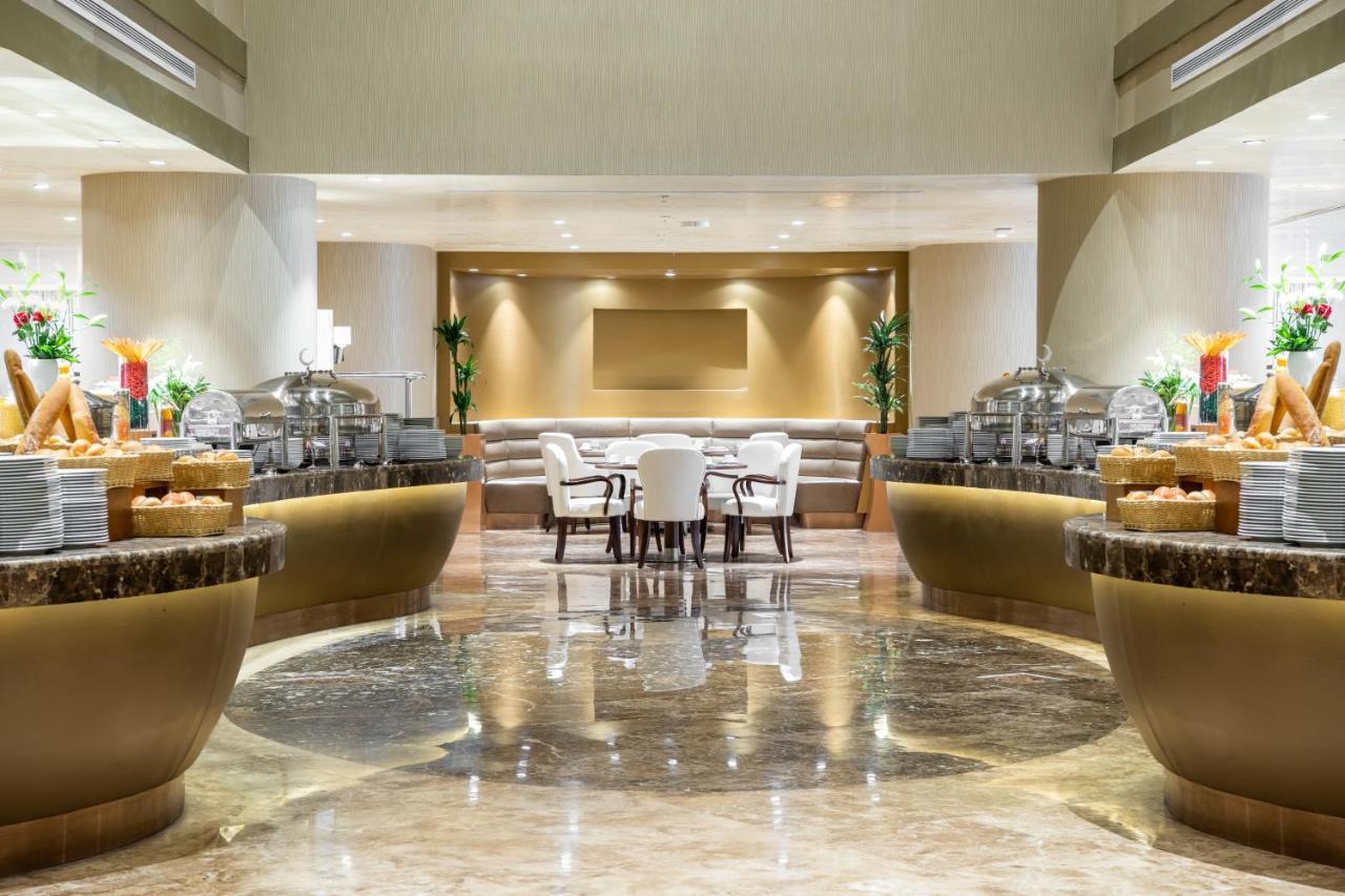 Millennium Makkah Al Naseem Mecca Exterior foto Interior of a luxury hotel